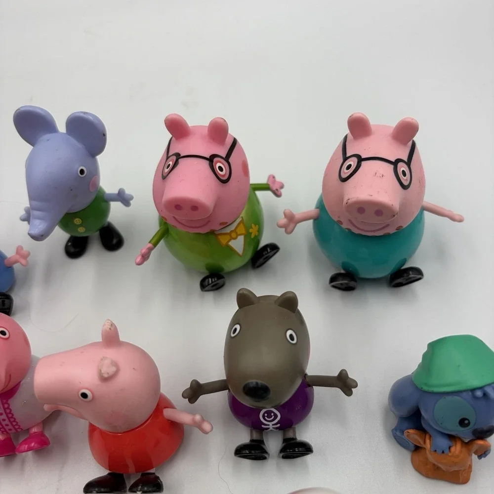 Peppa Pig & Friends Figure Lot of 21 Vacation Sports Stitch‎ Doorables Mixed